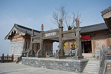 免费是黄:揭秘免费陷阱,网络安全谁来守护?-2
