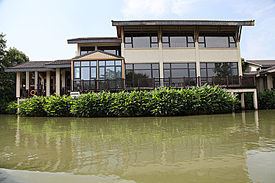 一个色综合网站:网络毒瘤现形记-2