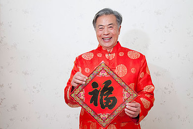 女生喊疼男生越往里寨app：匿名社交引争议，网络暴力如何止？-3