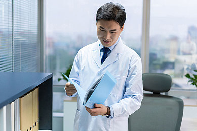 二人激烈打扑克视频大全软件:扑克APP走红,娱乐新潮流-2